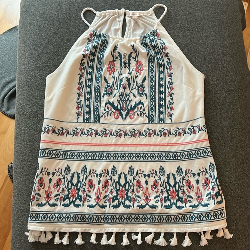 Anthropologie Skies are Blue embroidered boho tank tassel fringe